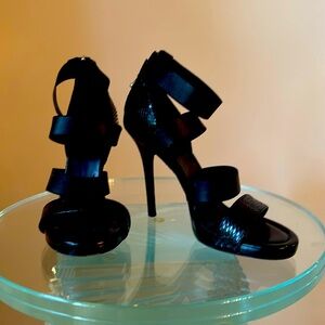 Dolce & Gabbana Black 4 inch strapped heals